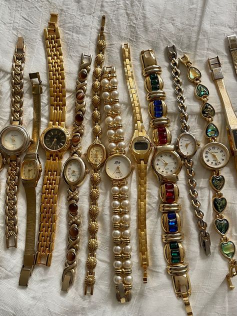 Antique Watches Vintage, Cool Watches Women, Vintage Italian Jewelry, Antique Watches Women, Vintage Gold Watch Women, Vintage Watches Antique, Vintage Gold Watches, Vintage Gold Jewellery, Vintage Womens Watch