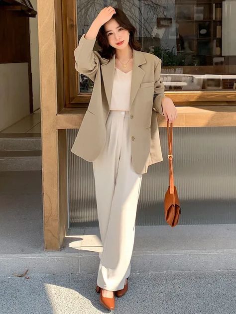 Blazer Outfits 2023, Beige Blazer Outfits Women, Tan Blazer Outfits, Beige Blazer Outfit, Blazer Outfits Women, Blazer Outfits Casual, Blazer Outfits For Women, Jeans Outfit Women, Look Formal