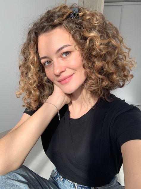 take care of your hair, love your hair and yourself 🫶🏻 Short Thick Curly Hair, Take Care Of Your Hair, Waves Hair, How To Curl Short Hair, Curl Hair, Thick Curly Hair, Curly Hair Updo, Short Curls, Curly Waves