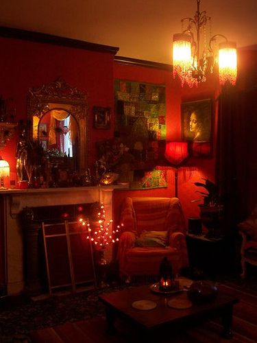 cosy living room | Flickr - Photo Sharing! Whimsigothic Dining Room, Whimsigoth Dining Table, Whimsigothic Living Room, Grunge Dining Room, Whimsigoth Dining Room, Witchy Dining Room, Gothic Dining Room, Blurry Pictures, Cosy Living Room