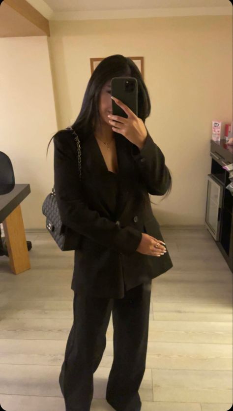 Outfit Blazer Noir, Outfit Jean Noir, Ensemble Blazer, Style Classe, Dubai Outfit, Inspi Outfit, Zara Drip, Mode Zara, Nail Looks