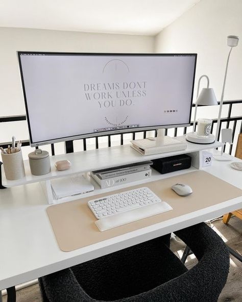 Work Office Decor, Cozy Home Office, Desk Inspiration, Dream Office, Cubicle Decor, Office Room Decor, Home Inspo, Office Desk Decor, Craft Room Office