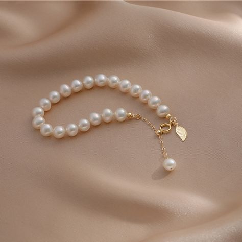 Gold Leaf?Pearl Bracelet freeshipping - Deegnt Bracelets Made By Hand, Pearl Bracelet Gold Indian, Pearl Bracelet Ideas, Pearl Jewellery Designs, خواتم خطوبة, Real Pearl Bracelet, Real Pearl Jewellery, Symbol Of Life, Gold Pearl Bracelet