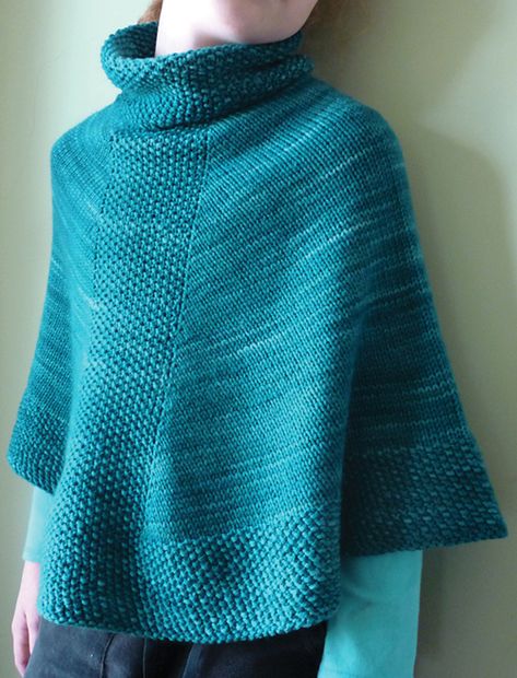 Knitting Poncho, Poncho Knitting Patterns, Knitted Shawl, Knitted Cape, Poncho Pattern, How To Purl Knit, Knitted Poncho, Beautiful Knitting, Knitting For Kids