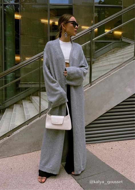 Cashmere > 100% cashmere oversized long cardigan Buy from e-shop Low Waist Trousers, 2024 Street Style, Long Oversized Cardigan, Cardigan Outfit, Soft Cardigan, Cardigan Outfits, Oversized Silhouette, Low Waist, Long Cardigan