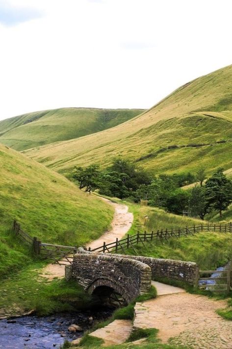 Peak District England, Jacobs Ladder, England Countryside, Landscape Photography Nature, British Countryside, Yorkshire Dales, Peak District, Painting Inspo, English Countryside