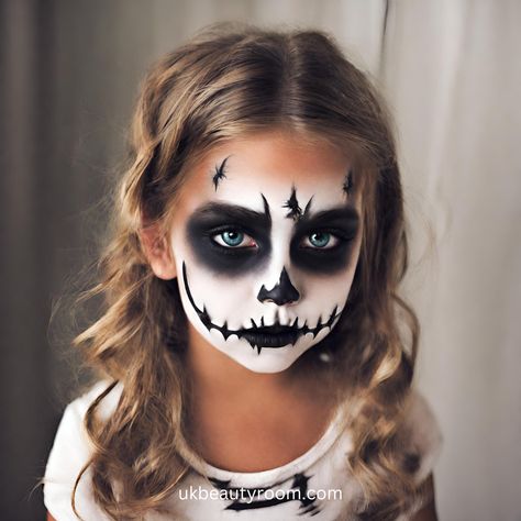 Girls Halloween Face Paint, Easy Halloween Face Paint Ideas, Cute Skeleton Face Paint, Zombie Face Paint Kids Easy, Witch Face Paint Kids, Zombie Kids Makeup, Easy Skull Face Paint, Monster Makeup Easy, Face Painting Ideas For Kids Halloween