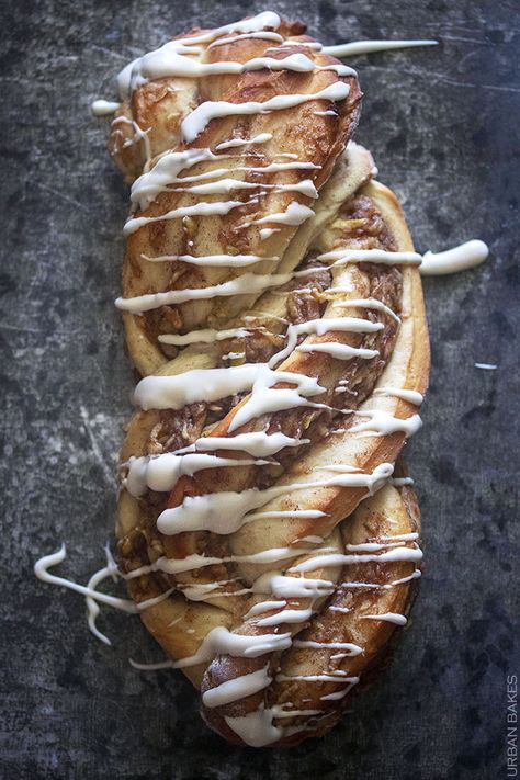 Cinnamon Apple Twist Bread Apple Twist Bread, Tea Presentation, Apple Twist, Pecan Glaze, Twist Bread, Recipes With Yeast, Pecan Sticky Buns, Sweet Kitchen, Cookie Crisp