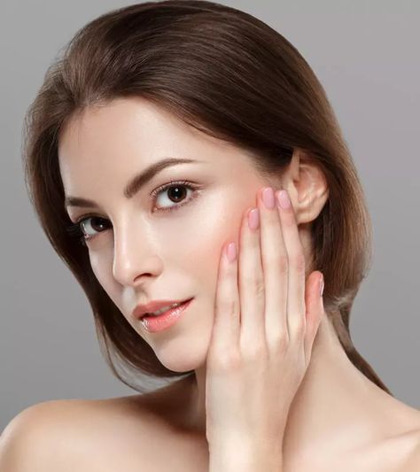 We have the best tips for you to get Glowing skin only at StyleCraze, India's largest Beauty network. Haut Routine, Fair Complexion, Proper Skin Care, Glow Skin, Glowing Skincare, Healthy Glowing Skin, Skin Care Steps, Beauty Tips For Skin, Skin Routine