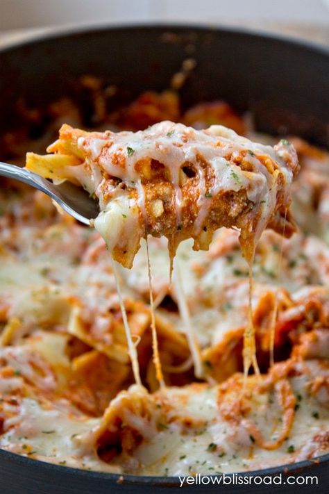 Stovetop Lasagna, Stove Top Lasagna, Yellow Bliss Road, Pot Dinners, Stove Top Recipes, Main Squeeze, Think Food, Skillet Meals, Lasagna Recipe