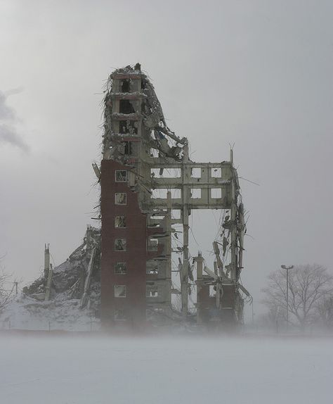 DEMOLITION: ROBERT TAYLOR HOMES | BRONZEVILLE | CHICAGO | ILLINOIS | USA: *Built: 1961-1962; Demolished: 1998-2007; 28 Towers, each with 16-Storeys* Photo: David Schalliol Nuclear Wasteland, Building Ruins, Destroyed Building, Apocalypse Aesthetic, Robert Taylor, Ruined City, Oblivion, Abandoned Buildings, Brutalism