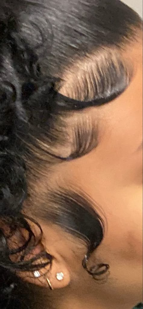 Edge Designs Hair, Cute Simple Edges, Heart Edges Tutorial, Side Edges Hair, Perfectionist Swooper Edges, Edges With Curls, Sticky Bangs Edges, How To Do Swoop Edges, Edges On White Girls