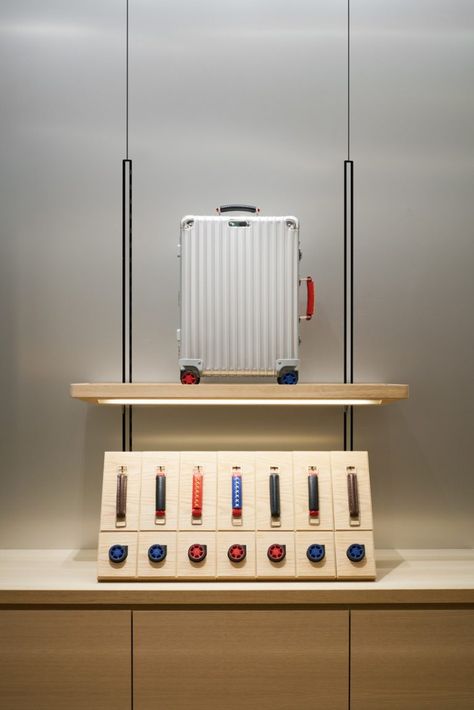 labvert connects the floors of RIMOWA's flagship store in ginza with woven room dividers Japan Hypebeast, Ginza Japan, Ginza Tokyo, Travel Store, Opening Event, Luggage Store, Building Companies, Retail Interior, Store Opening