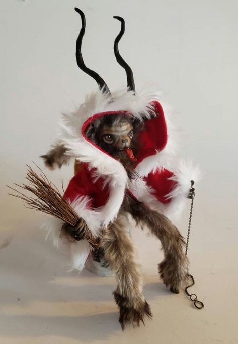 Krampus Tree Topper, Krampus Decorations Diy, Krampus Decorations, Krampus Tree, Horror Tree, Diy Horror, Dark Christmas, Christmas Shows, 2024 Christmas