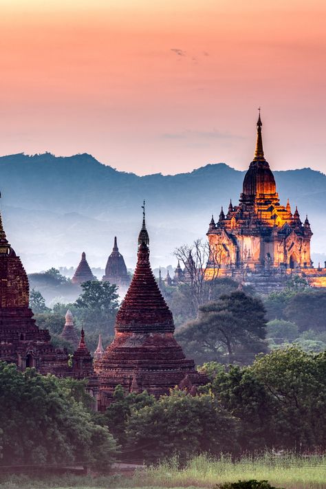 The fantastic pictures of Bagan Pagodas with hot air balloons and mountains in the backdrop will make you take the Bagan trip. At least, that’s what made me go. And, yes, you’ll be thrilled at first sight of thousands of Bagan Pagodas sprinkled all over. With over 1000 temples, how to pick the best Bagan Pagodas? Don’t worry, this Bagan travel guide for best Bagan temples will help you make the decisions. Myanmar Pagoda Photography, Bagan Photo Idea, Bagan Pagoda, Bagan Temples, Victorian Vases, Digital Graphics Art, Bagan Myanmar, Bob Marley Art, Myanmar Art