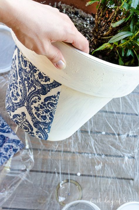 Learn how to decoupage flower pots for the outdoors using napkins, and get tips on making your pots last! This is a great way to upgrade your terracotta pots for a container garden. #decoupage #gardendecor #outdoordecor #diydecor #firstdayofhome Terracotta Pot Makeover, How To Decoupage Flower Pots, Blue And White Flower Pots, Decoupage Flower Pots Terra Cotta, How To Decorate Terra Cotta Pots, Modge Podge Flower Pot, Decoupage On Furniture, Decorate Terracotta Pots, Decoupage Clay Pots