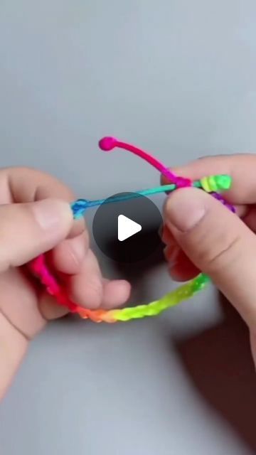 Easy Cool Bracelets Diy, Bracelet Ideas Tutorial, Diy Bracelets Tutorials Easy, Kids Bracelets Diy, Easy Bracelets To Make, Easy Bracelets, Kids Jewelry Diy, Easy Bracelet, Paper Flower Easy