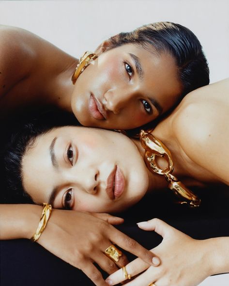 Vogue Portugal December 2023 and Humanity's Skin-Color Beauty — Anne of Carversville Ring Editorial, Vogue Jewelry, Photoshoot Editorial, Vogue Photoshoot, Editorial Styling, Vogue Portugal, Magazine Vogue, Mens Cross Necklace, Modern Gold Jewelry