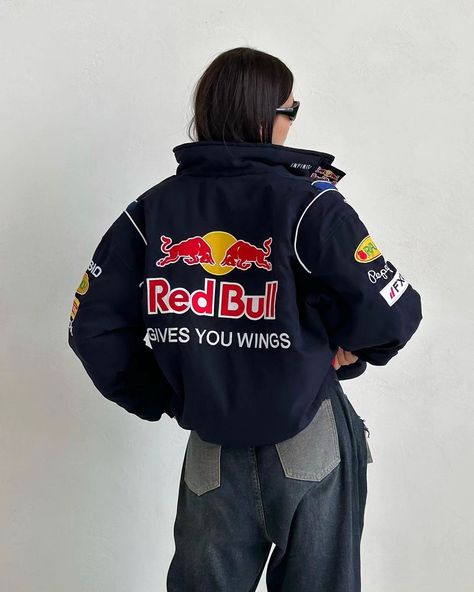 Finally! the wait is over 😭 . Gear up like the pros with the Shop Premium Red Bull Racing Jacket by DWNTWN. This official F1 team apparel combines style and functionality for the ultimate motorsport enthusiast. Made with high-quality materials, this REDBULL JACKET features a sleek design, printed team logos, and adjustable cuffs for a customized fit. Available in sizes S, M, L, XL, XXL, 3XL, 4XL, and 5XL, this jacket is perfect for fans of Red Bull Racing. Stand out from the crowd and show y... How To Style Racing Jacket, Redbull Jacket F1, Red Bull F1 Jacket, Red Bull Hoodie, Red Bull Jacket Outfit, Red Bull Racing Jacket, Red Bull Jacket, F1 Clothes, Red Bull Design