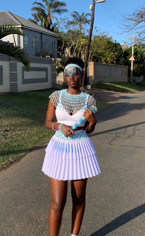 Xhosa Traditional Wear Woman, Zulu Traditional Attire African Women, Traditional Attire African, Ndebele Traditional Attire, Zulu Attire, South African Dresses, Zulu Traditional Wedding Dresses, Zulu Traditional Attire, Xhosa Traditional Attire