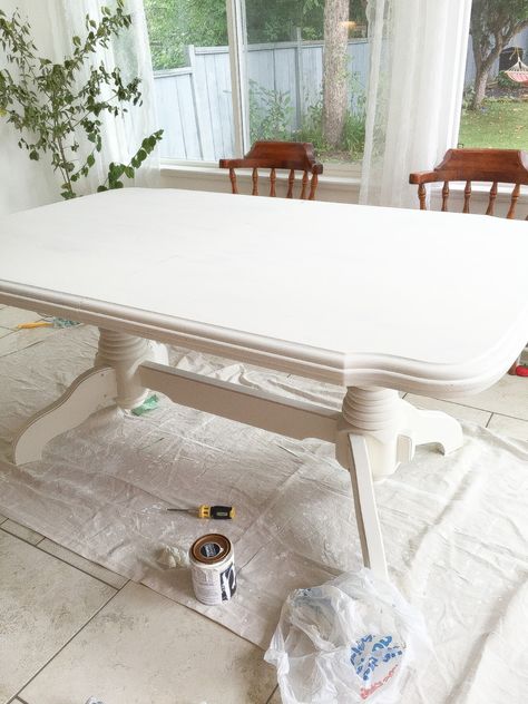 Chalk Paint DIY | Katusha Henderson Blog Dining Table With Chalk Paint, How To Paint A Dining Room Table, White Dining Table Decor, Chalk Paint Dining Table, Chalk Paint Kitchen Table, Painted Dining Room, Diy Table Makeover, Updating Furniture, Painted Dining Room Table