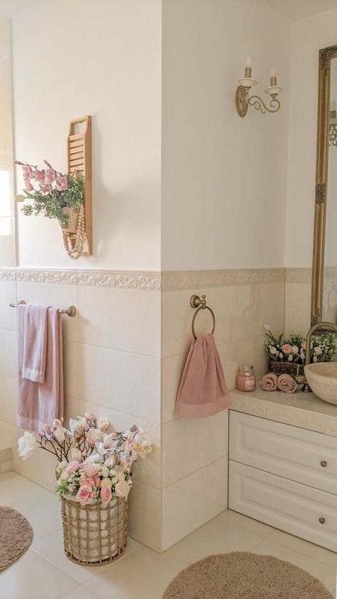 Blush Bathroom Ideas, Housing Decor, Pink Bathroom Decor, Dekorasi Kamar Tidur, Neo Classical, Dream House Rooms, Apartment Decor Inspiration, Dream Room Inspiration, Dream Apartment