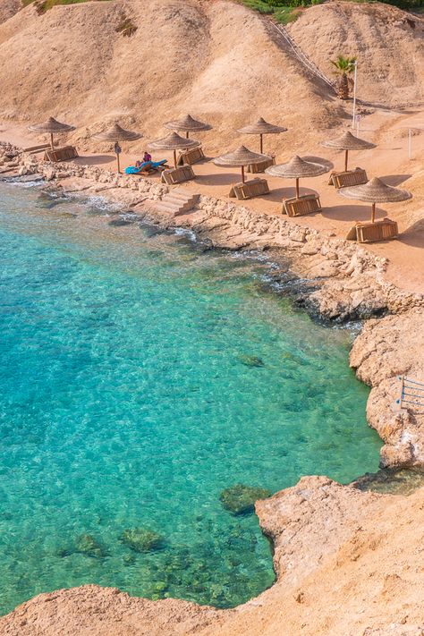 Planning a trip to Egypt? You absolutely cannot miss the Red Sea!! The Red Sea is a tropical oasis in the middle of the desert with turquoise waters and pink beaches!! And if you love snorkeling, here's why Sharm El-Sheikh is the best place to stay on the Red Sea #redsea #map #sharmelsheikh #moses #parting #aquarium #snorkeling #diving #resort #hotels Egypt Beaches Red Sea, Sharm El Sheikh Aesthetic, Egypt Red Sea, Pink Beaches, Egypt Holiday, Red Sea Egypt, Egypt Trip, Sharm El Sheikh Egypt, Egypt Aesthetic