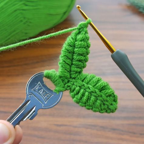 Do you think I did it with this key! you won't believe! very easy crochet keychain making #crochet #knitting | Do you think I did it with this key! you won't believe! very easy crochet keychain making #crochet #knitting | By Aslı ile sanatsal tasarımlar Crochet Keycap, Crochet Pattern Key, Crochet Key Cover Pattern, Crochet Key Cover Free Pattern, Crochet Key Holder, Easy Crochet Keychain, Key Crochet, Crochet Key Cover, Aesthetic Crafts