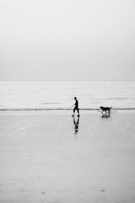 Minimalist Film Photography, Simple Film Photography, Black And White Sea Photography, Sea Film Photography, Black White Film Photography, Black And White Film Photos, Black Film Photography, Bw Film Photography, Black And White Analog Photography