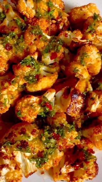 Roasted Vegetable Recipes, Free Keto Recipes, Cooking Ingredients, Pepper Sauce, Cauliflower Recipes, Perfect Side Dish, Veggie Dishes, Roasted Cauliflower, Virgin Olive Oil