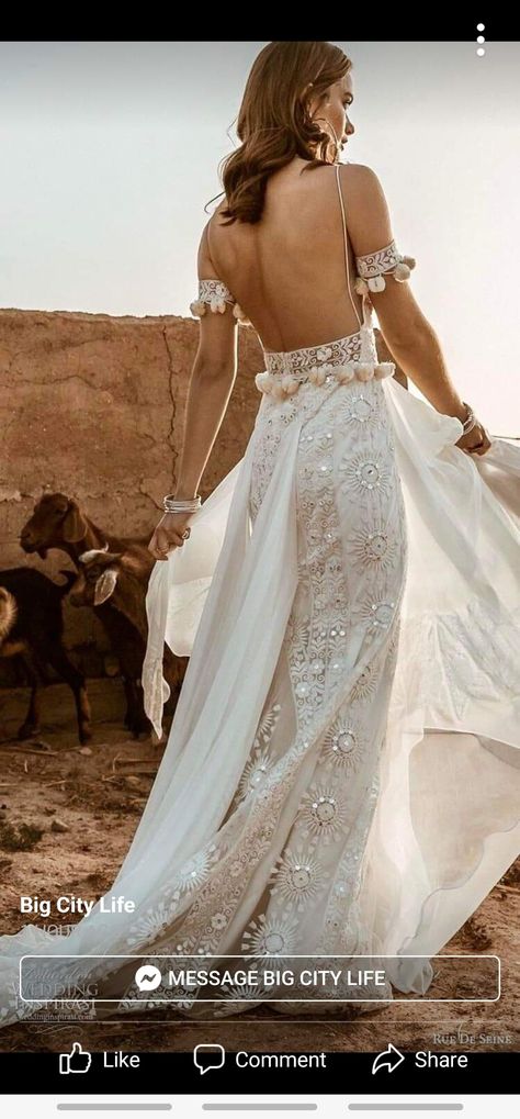 Boho Bride Dress, Rue De Seine Wedding Dress, Wedding Dresses Whimsical, Wedding Inspirasi, Sheath Wedding, Wild Heart, Bohemian Wedding Dresses, Chapel Train, Boho Bride