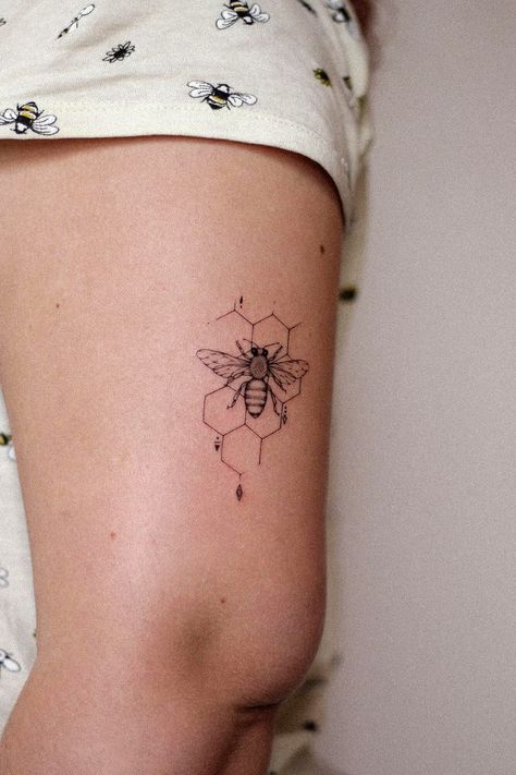 Small bee tattoo with beehive Womens Bee Tattoo, Bee Spine Tattoos For Women, Minimalistic Bee Tattoo, Couple Bee Tattoo, Just Bee Tattoo, Tattoo Honey Bee, Bee Honey Tattoo, Tattoo Of A Bee, Bee Charmer Tattoo