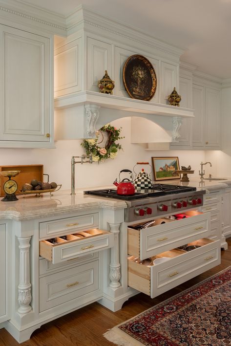 Southern Hospitality - Traditional - Kitchen - Other - by Atwood: Fine Architectural Cabinetry | Houzz Southern Living Kitchen Traditional, Classic Colonial Kitchen, Southern Interior Decor, Classic Southern Home Interior, Traditional Southern Home Decor Kitchen, Grandmellinial Kitchen, Small Elegant Kitchen, Traditional Colonial Kitchen, Southern Home Kitchen