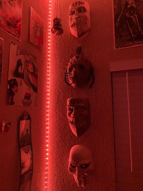 Halloween Room Ideas Bedrooms Scary, Scary Room Decor Ideas, Freddy Krueger Room Decor, Horror Office Ideas, Bedroom Ideas Horror Themed, Sick Room Decor, Scary Bedroom Decor, Scary Movie Room Ideas, Scary Movie Room Decor