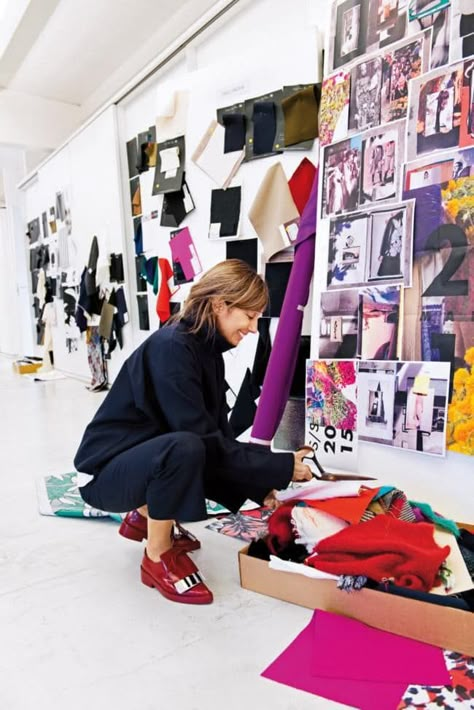 Consuelo Castiglioni, Job In Fashion, Studio Workspace, Fashion Dream Job, Fashion Designer Studio, Travel Retail, Fashion Jobs, Diana Vreeland, Vogue Living