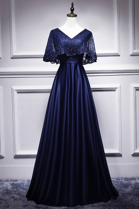 Navy Blue Lace Prom Dress, High Low Evening Dresses, Embroidered Beads, Dress Elegant Long, Prom Inspo, Elegant Prom, Gaun Fashion, Evening Dresses With Sleeves, Dresses Formal Elegant