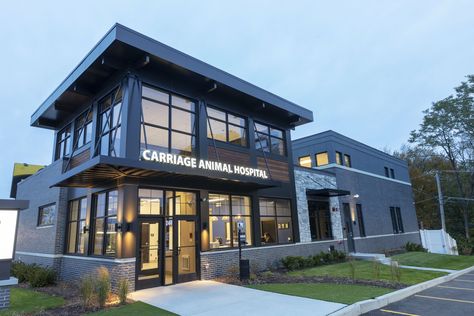 Carriage Animal Hospital – RWE Design Build Veterinary Clinic Exterior Design, Vet Building Design, Veterinary Clinic Design Floor Plans, Vet Practice Design, Veterinary Clinic Ideas Design, Vet Hospital Ideas, Pet Hospital Design, Veterinary Clinic Exterior, Modern Vet Clinic