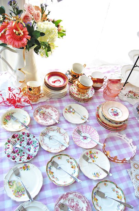 Tea Party Vintage, Fall Deserts, Riced Veggies, Party Styling, Wedding China, Party Food Platters, Wedding Cake Rustic, Rustic Wedding Cake, Shoes Ideas