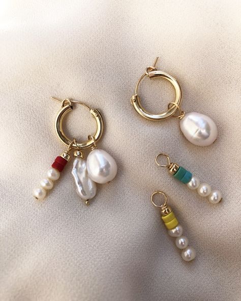 Hoops With Charms, خواتم خطوبة, Demi Fine Jewelry, Gemstone Jewellery, Pearl Charms, Dream Jewelry, Gold Hoops, Gold Filled Jewelry, Jewelry Earrings Hoops