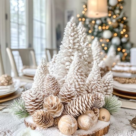 Pinecone Vase Centerpiece, Diy Dollar Tree Centerpieces, Winter Wonderland Centerpieces, Dollar Tree Centerpieces, Pine Cone Christmas Decorations, Pinecone Centerpiece, Christmas Decorations Centerpiece, Old Glass Bottles, Cone Crafts