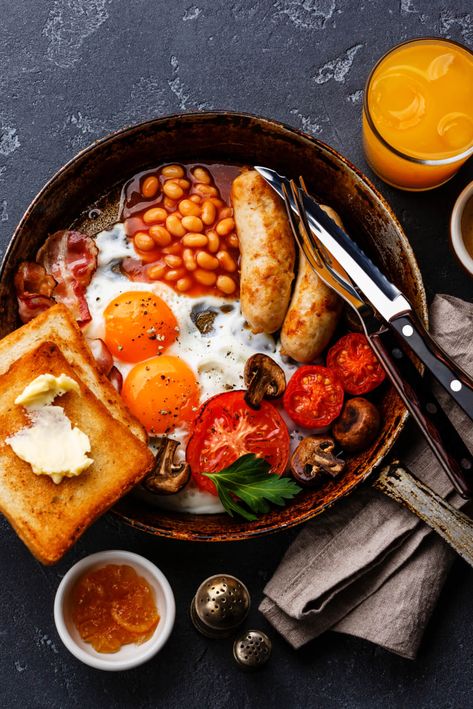 Full English Breakfast Uk Small Terraced House Interiors, Uk Garden Ideas, Passport Aesthetic, Uk Road Trip, Small Terraced House, Traditional English Food, Uk Breakfast, British Food Traditional, Uk Street Style