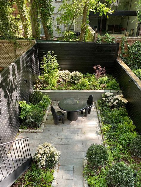 Back Yard Gardens, Townhouse Landscaping, Back Yard Ideas, Patio Ideas Townhouse, Chelsea Townhouse, Small City Garden, Townhouse Garden, Modern Patio Design, Front Gardens