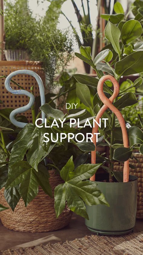 Instagram Plant Pots Ceramic, Diy Plant Supports, Self Hardening Clay Ideas, Air Dry Clay Plant Pot, Clay Plant, Ceramic Cafe, Ceramic Workshop, Pottery Crafts, Diy Pottery