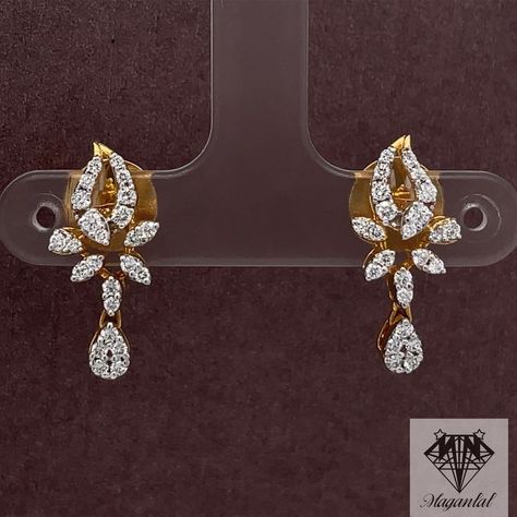 This pretty earring is all about grace and charm. Diamond Earrings Daily Wear, White Stones Earrings Gold, Gold Stone Earrings Designs, Latest Earrings Design Indian Gold, Daily Wear Diamond Earrings, Latest Gold Earrings, Simple Diamond Jewelry, Simple Diamond Earrings, Gold Earrings Design