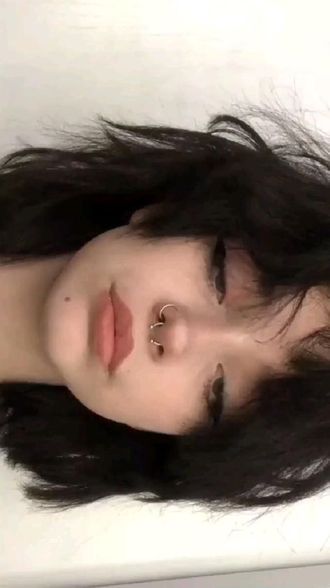 Makeup Tutorial Grunge, Emos Haj, Grunge Haircut, Look Grunge, Short Grunge Hair, Hair Instagram, Hair Inspiration Short, Makijaż Smokey Eye, Shot Hair Styles