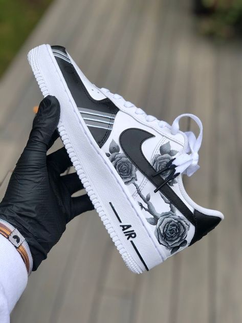 Casual Shoes Women Sneakers, Nike Shoes Women Fashion, Custom Shoes Men, Custom Sneakers Diy, Af1 Custom, Pretty Sneakers, Custom Shoes Diy, Custom Kicks, Nike Fashion Shoes