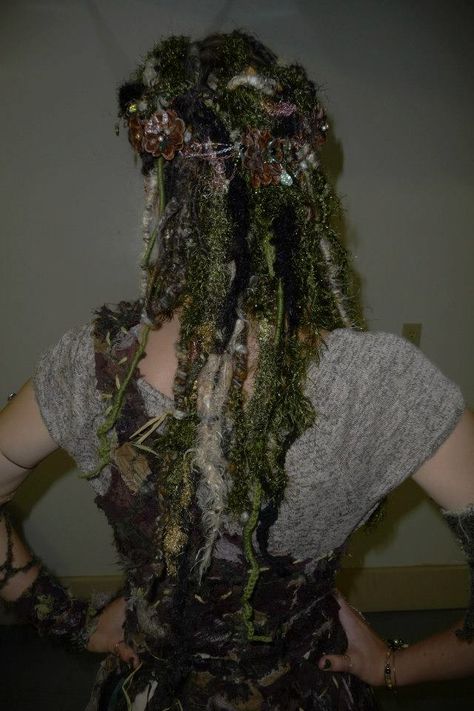 The Hair , ent wife costume by Sew Many Seams, jewelry by Shaylynn's Fairy Shoppe ......add moss, twigs, leaves....... Spooky Makeup Looks, Dryad Costume, Faerie Aesthetic, Spooky Makeup, Witch Hair, Witch Costumes, Sea Witch, Midsummer Nights Dream, Witch Costume