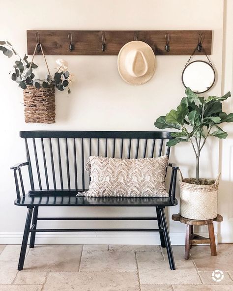 World Market on Instagram: “We’re crushing on this entryway by @casabanos_ featuring our popular Kamron Bench. (link in profile to shop) #WorldMarket #HomeDecor” Diy Farmhouse Ideas, Bench Mudroom, Black Bench, Interior Vintage, Bench Decor, Hallway Storage, Home Entrance Decor, Mudroom Bench, Entrance Decor