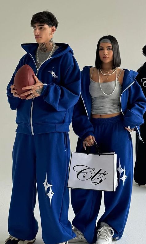 Couple Baggy Outfit, Couples Outfits Streetwear, Matching Couple Outfits Streetwear, Outfit Matching Couple, Couple Outfits Streetwear, Couple Festival Outfits, Couple Date Night Outfits, Couple Aesthetic Outfits, Couple Streetwear