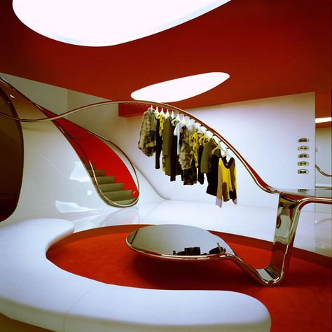 Marni flagship store by Sybarite, London Retro Futurism Interior, Space Age Interior, Visuell Identitet, 70s Interior, Retro Interior Design, Futuristic Interior, Retro Interior, Retail Design Blog, Style Deco